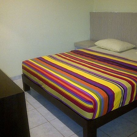 Holiday Beach Inn Pangandaran Bagian luar foto