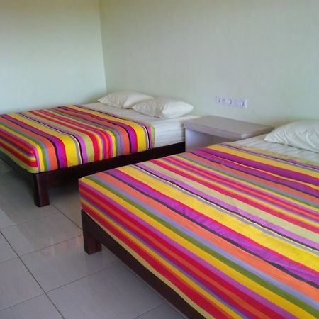 Holiday Beach Inn Pangandaran Bagian luar foto