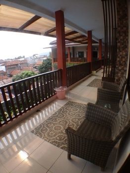 Holiday Beach Inn Pangandaran Bagian luar foto