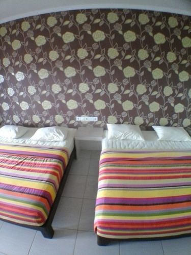 Holiday Beach Inn Pangandaran Bagian luar foto